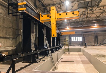 Трехосевой сварочный портал для перемещения двух роботов