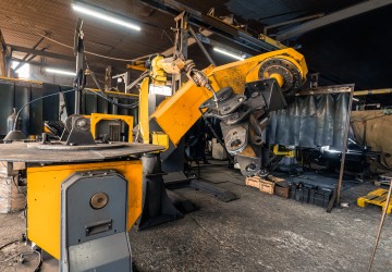 Участок сварки мелких подсборок рам и телег. Завод «ДСТ-УРАЛ»